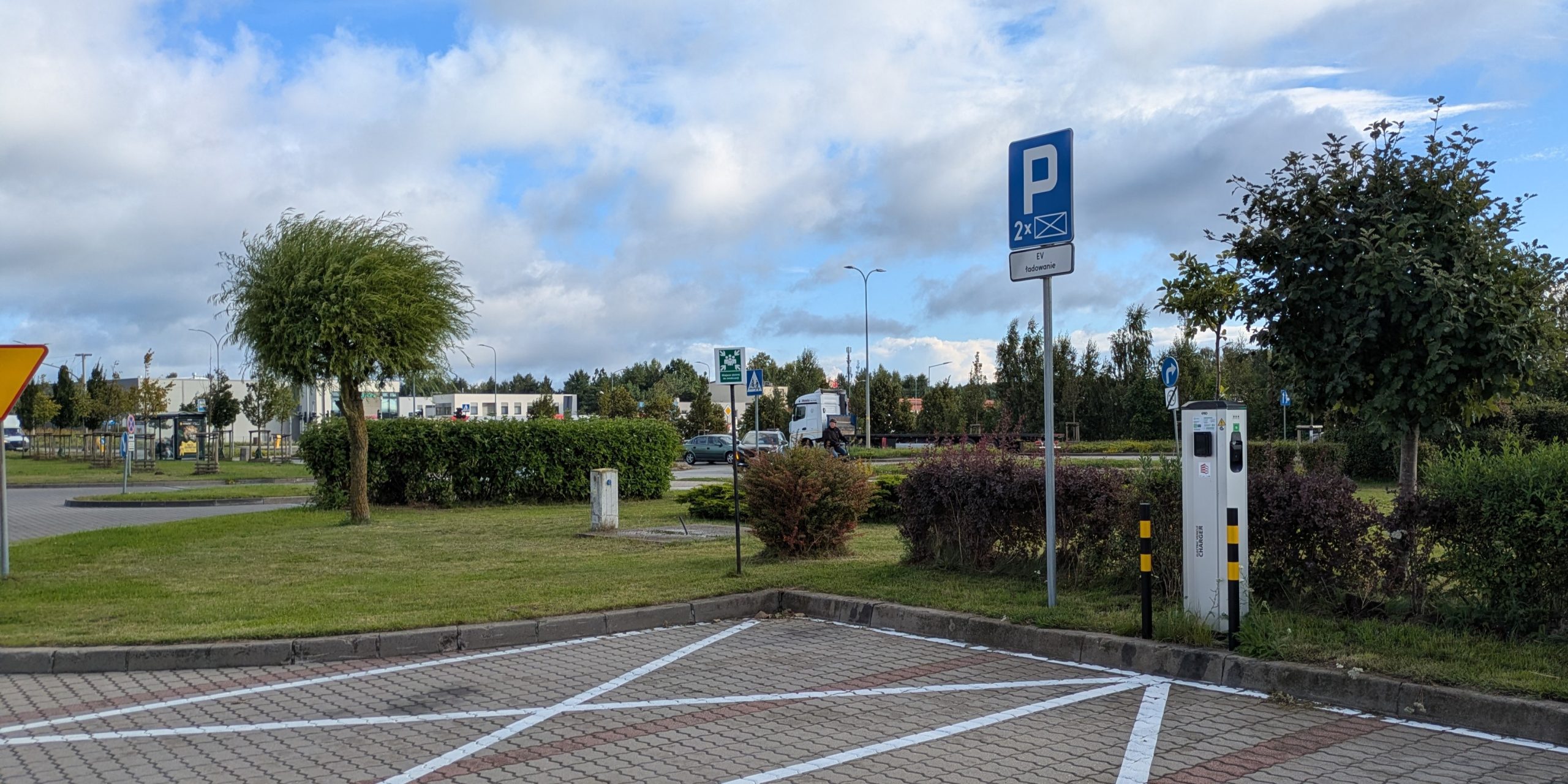 Neue Ladestation für Elektroautos in Osowa